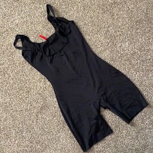 Spanx slimming bodysuit